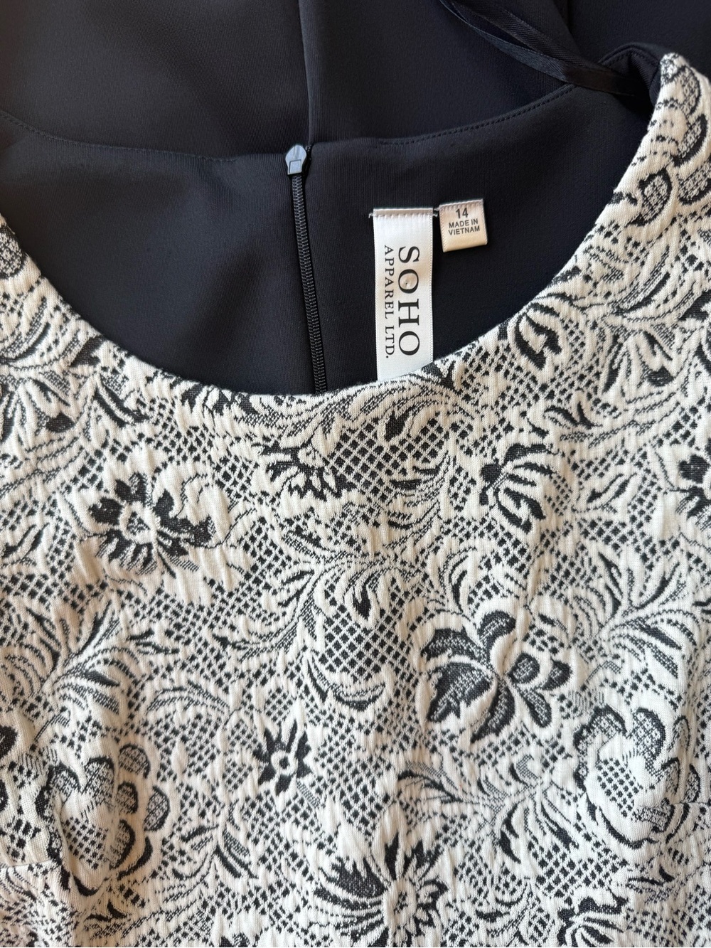 NWT SOHO Apparel LTD. Sleeveless Floral Lace Panel Dress - Picture 4 of 5